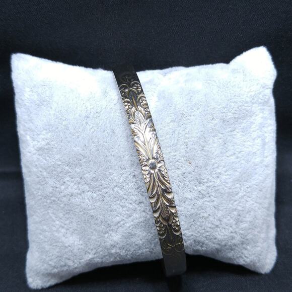 Vintage Whiting & Davis Silver Embossed Bangle Bracelet, Floral Design, 1950s - Picture 5 of 10